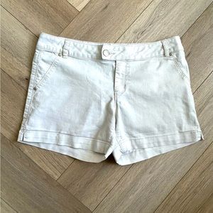 END OF SUMMER SALE! d.jeans women’s shorts. Off white. Size 14. Stretch